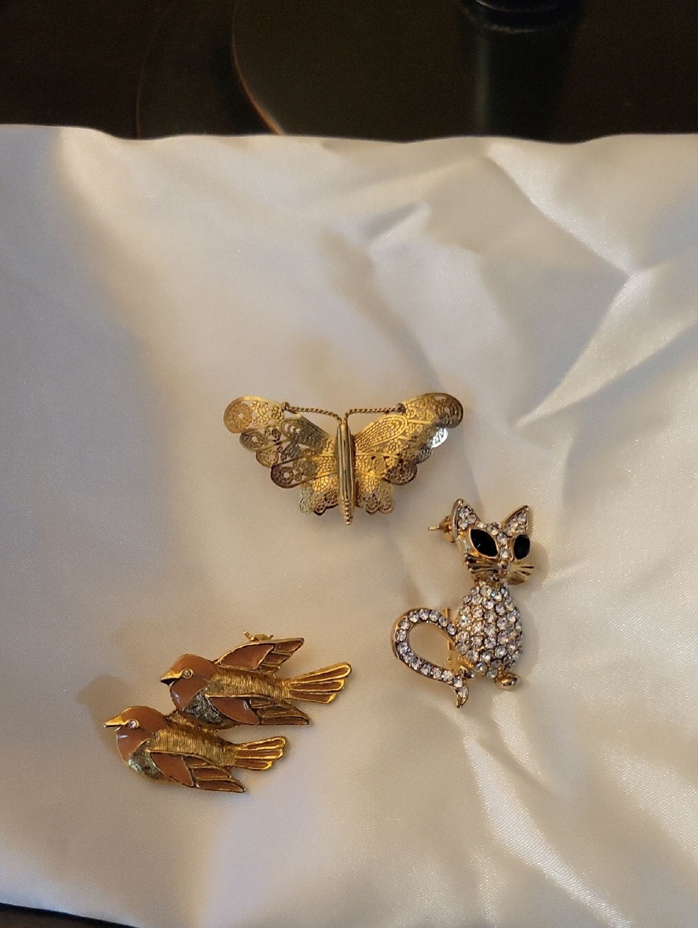 Gold Tone Crystal Cat Brooch and Assorted Enamel Pins Set